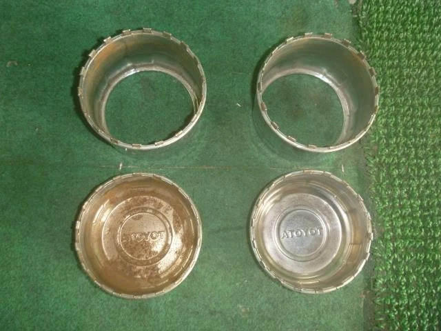 JDM Genuine Toyota center cap/wheel cap/hub cap for older cars rare it No Tires - Image 2