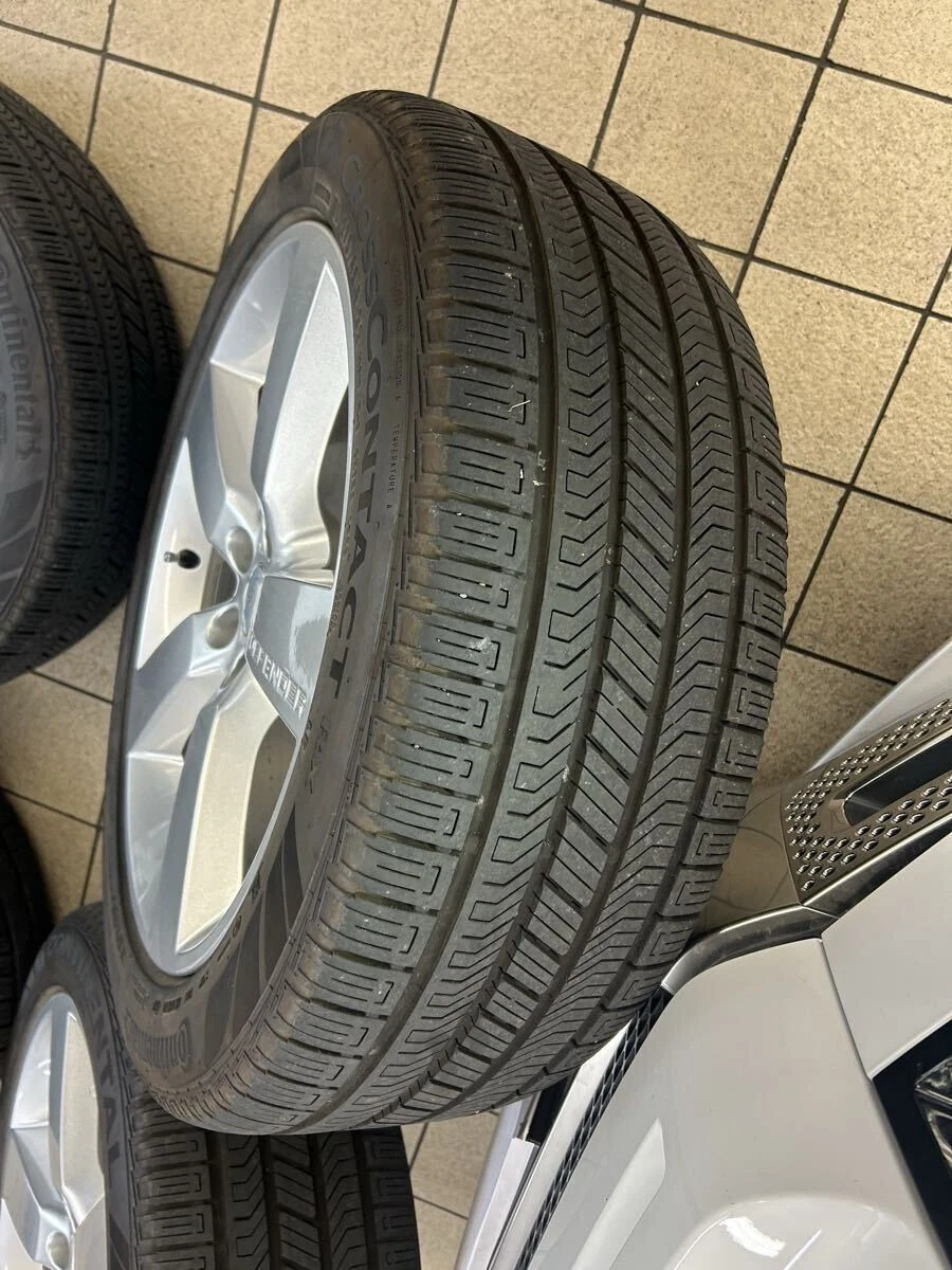 JDM Current Defender 22 tyres with 5-spoke wheels 4-book Landro bar fo No Tires - Image 6