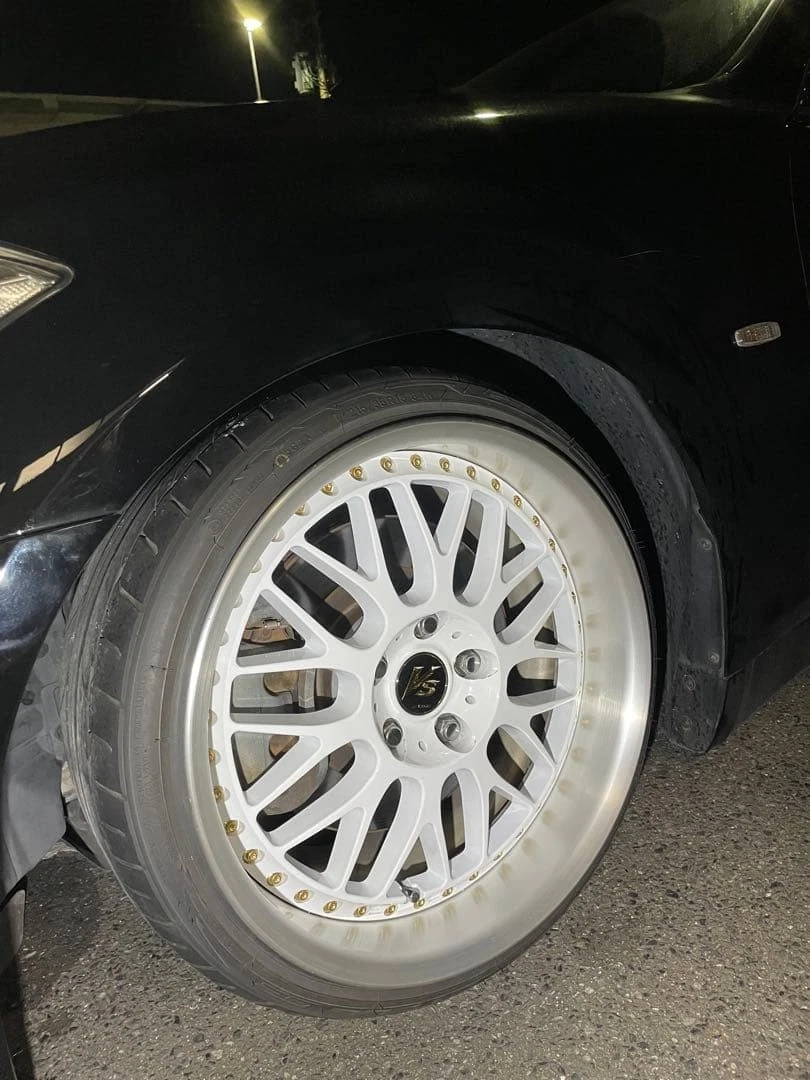 JDM Fuga Y51 Sedan Lowrider No Tires - Image 4