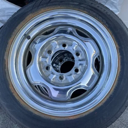 JDM Old car Rare Datsun Truck 620 with 156-hole 139.7 6J iron wheels w No Tires