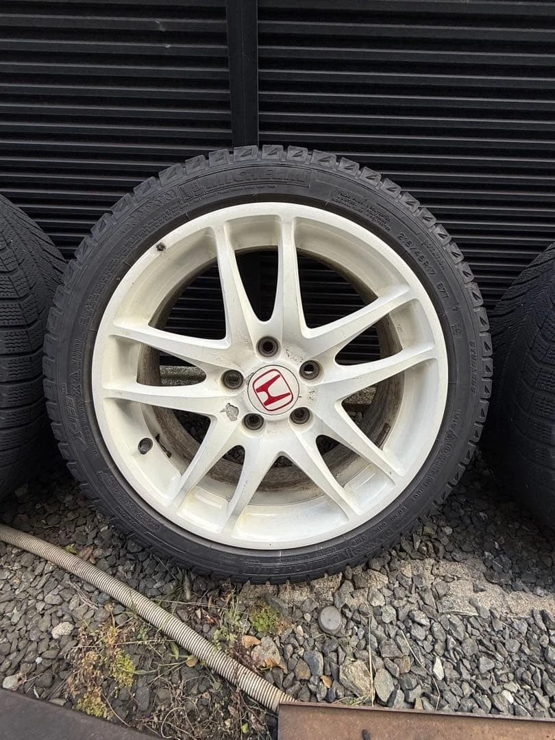 JDM Honda Integra DC5 Type R with genuine wheels and studless tires No Tires - Image 3