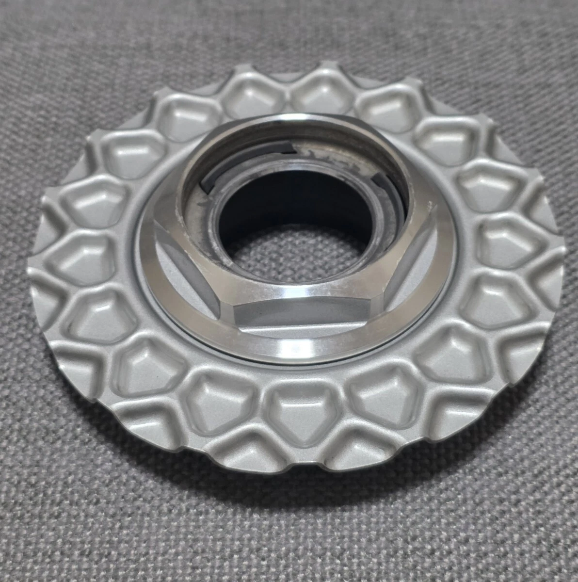 JDM Rare low-profile BBS RS center cap screw-on one-sheet 16-inch/17-i No Tires - Image 5