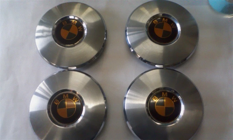 JDM Ultra Rare Item: Set of 4 Genuine BMW Wheel Caps E12? Almost none No Tires