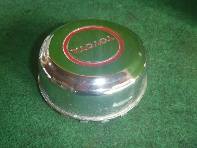 JDM Genuine Toyota center cap/wheel cap/hub cap for older cars rare it No Tires - Image 6