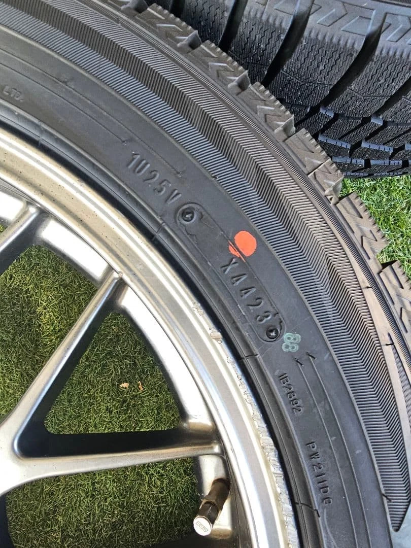 JDM One-time bumpy studless tire set 235/50r18 BBS RG R No Tires - Image 5