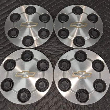 JDM Genuine Chevrolet Center Caps 9594520 4 pieces for 2004-2006 Tahoe No Tires