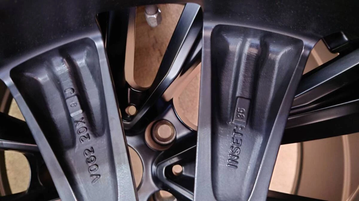 JDM B/S Kelleners X-LINE 20x9J+35 112 tires for Nokian R3 SUV 275/45R2 No Tires - Image 5