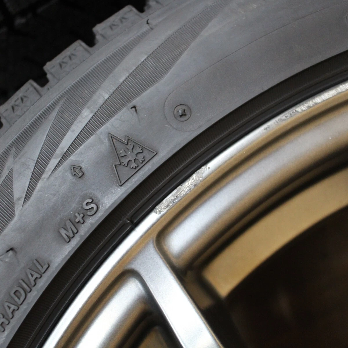 JDM Bridgestone VRX2 205/50R17 studless tires 4-pack for Noah VOXY Pre No Tires - Image 5