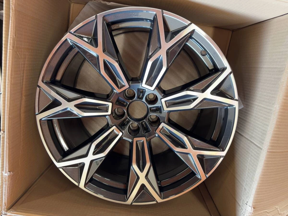 JDM BMW G70 current 7 series genuine new car 20-inch 4-book set No Tires - Image 4