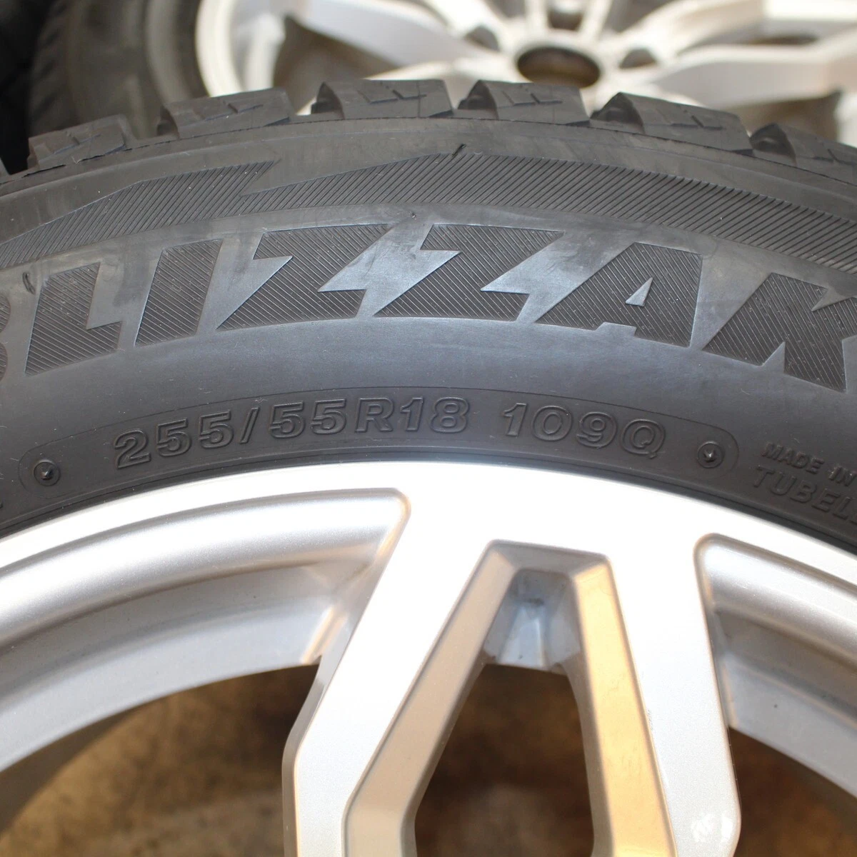 JDM TAS AGA WELT 18 Bridgestone Bridgestone BRIZACK DM-V2 255/55R18 wi No Tires - Image 5