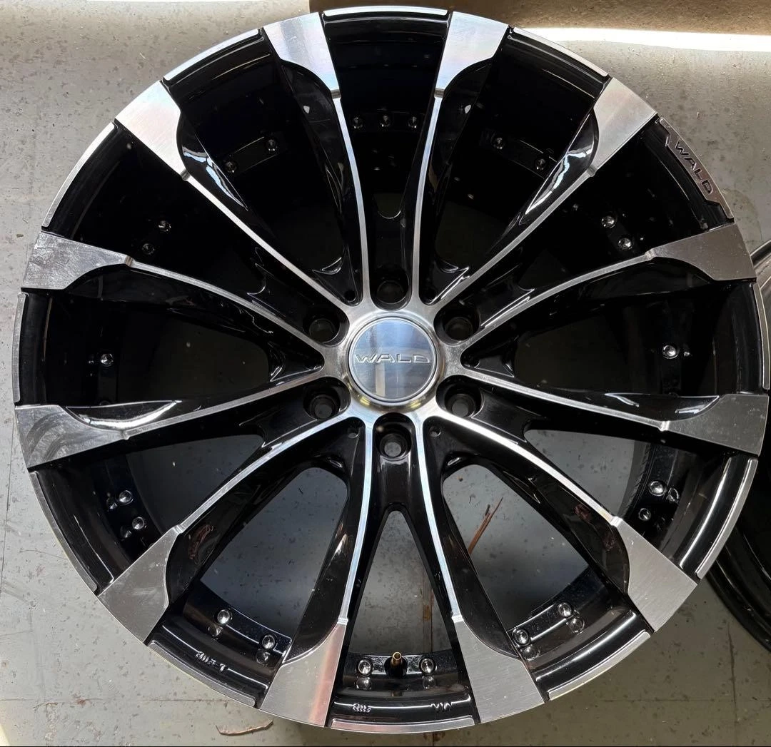 JDM Wald Jaret Jarrett J11C 1/6 22-inch Land Cruiser 300 2Book No Tires - Image 3