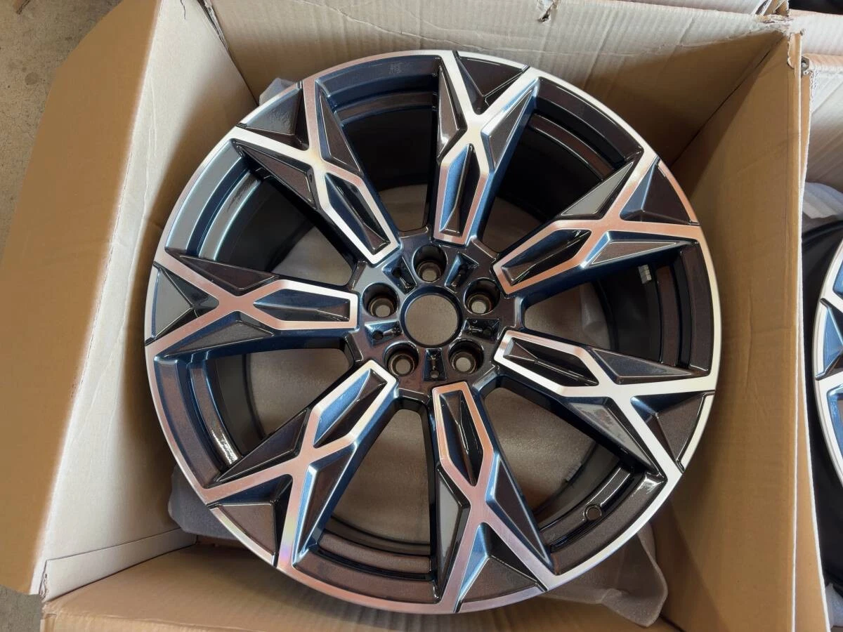 JDM BMW G70 current 7 series genuine new car 20-inch 4-book set No Tires - Image 2