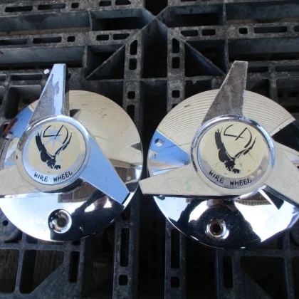 JDM Rare LA Wire Pan Type Center Cap 3-Bar Chrome Plated for Old Car L No Tires