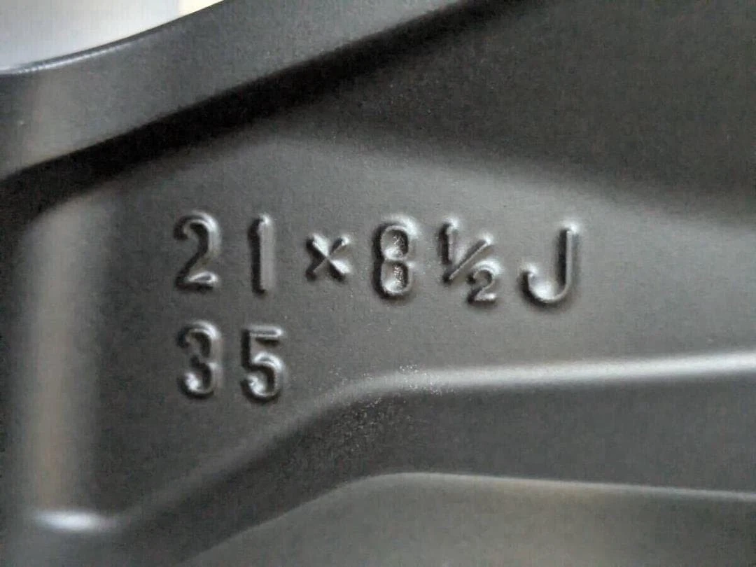 JDM Toyota Crown Estate Genuine 21 Satin Black 4Book No Tires - Image 4