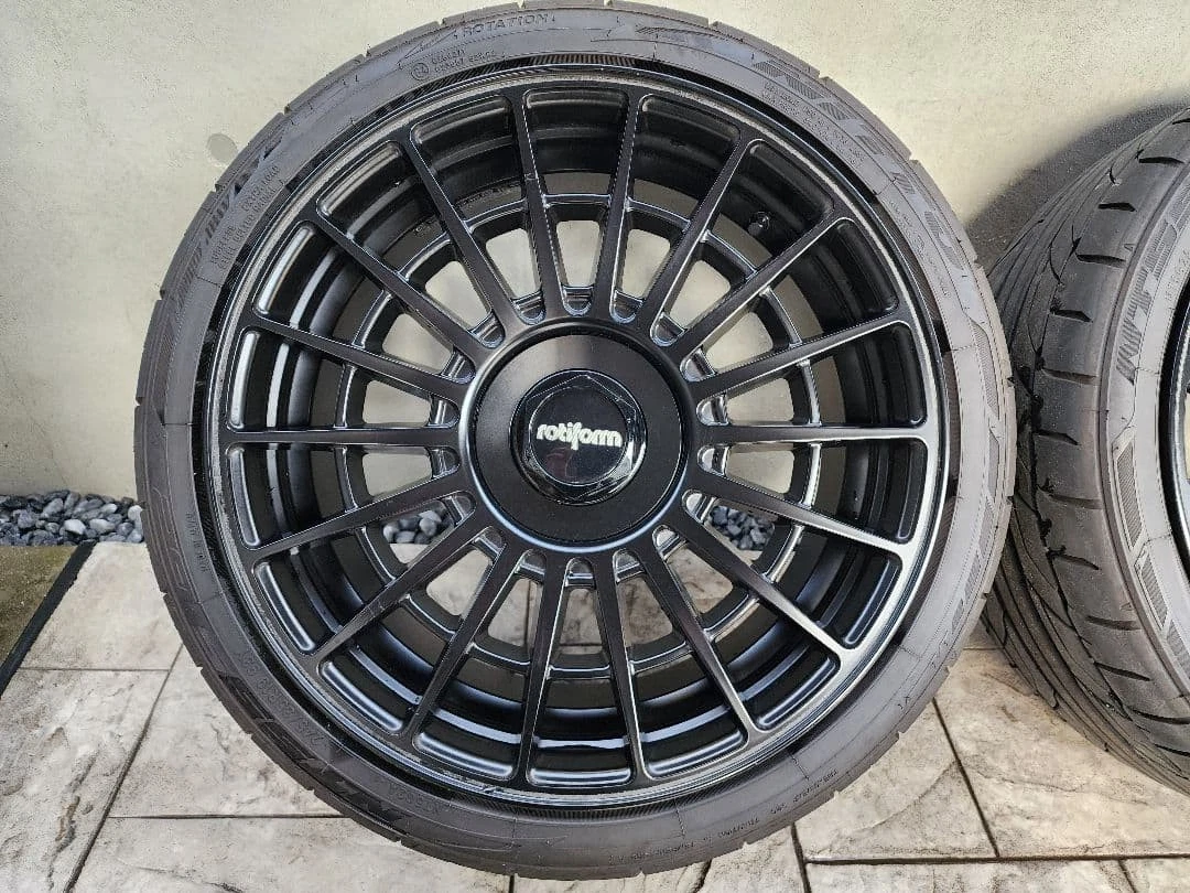 JDM rotiform LAS-R R19/8.5J +45 tire set No Tires - Image 7