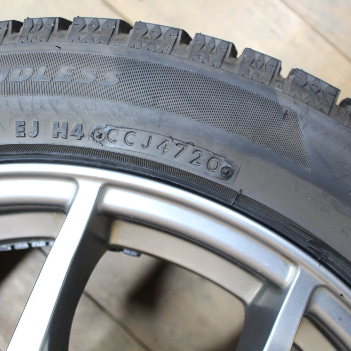 JDM Bridgestone VRX2 205/50R17 studless tires 4-pack for Noah VOXY Pre No Tires - Image 7