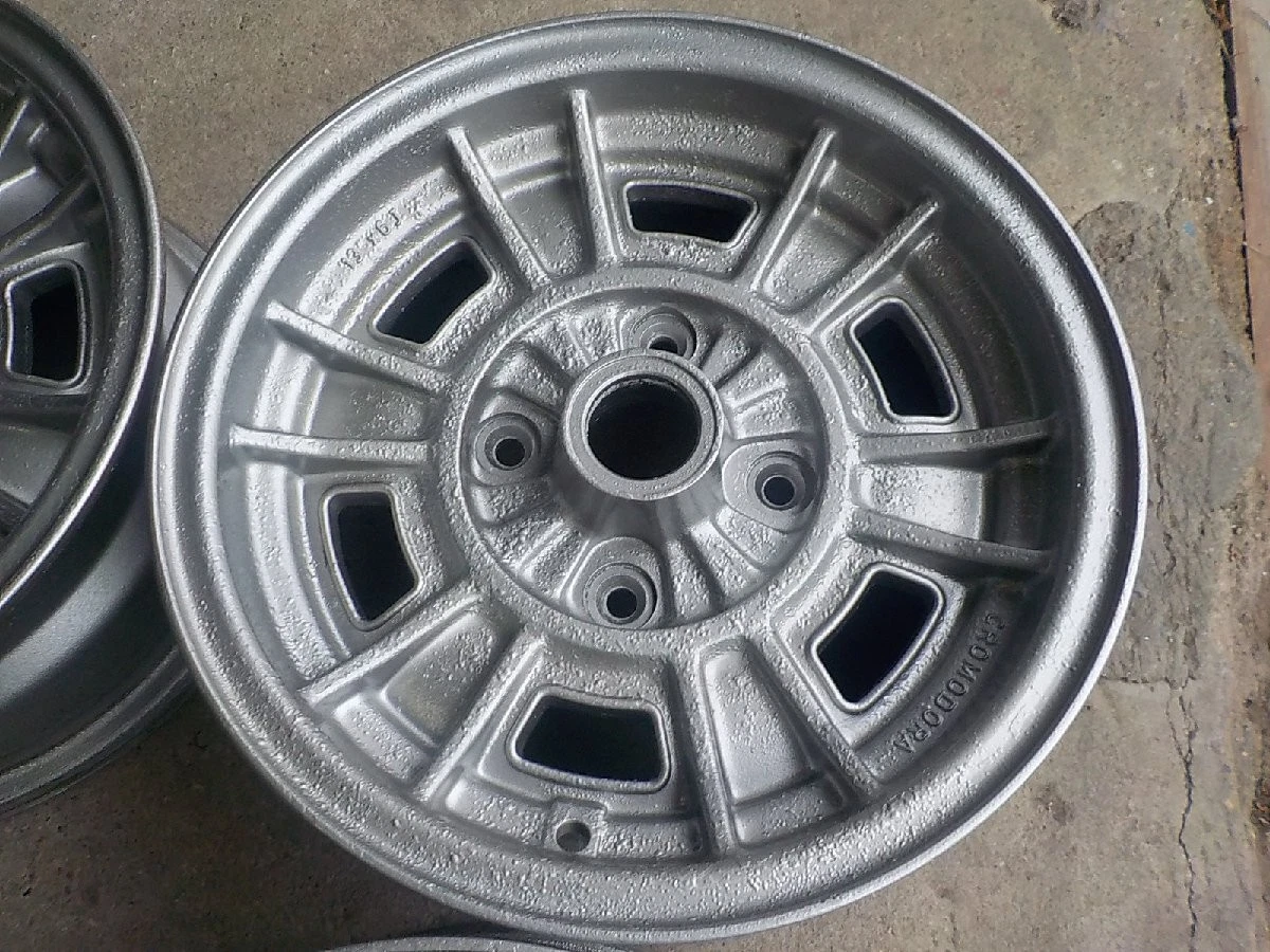 JDM Domestically produced vintage car tin etc. Black Modular 13-inch No Tires - Image 5