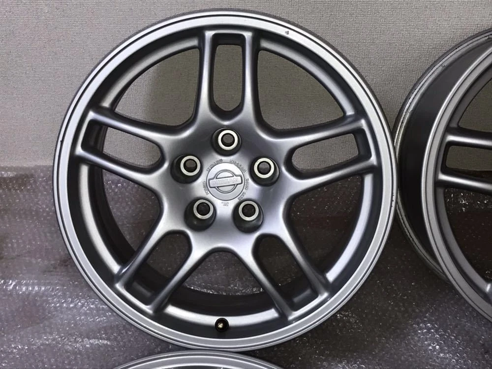 JDM Genuine Nissan BCNR33 standard wheels in excellent condition. Fits No Tires - Image 2