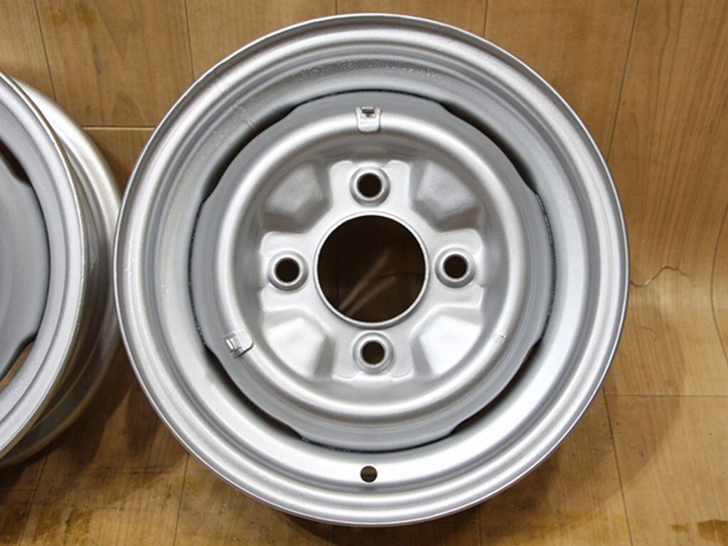 JDM C53 old car Nissan genuine iron 12X4J+30 PCD114.3 73mm hub 2-wheel No Tires - Image 3