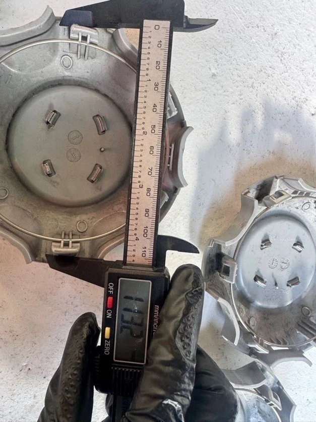 JDM 120 Prado Genuine Toyota 120 Land Cruiser Prado Wheel Center Caps No Tires - Image 6