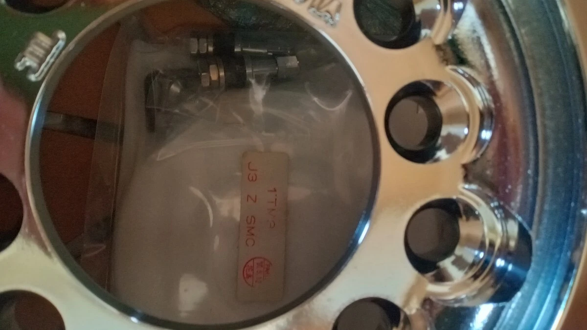 JDM 90's Boxed Deadstock Mad Shark 4-Book Set Plated Void Moon Eyes Lu No Tires - Image 2