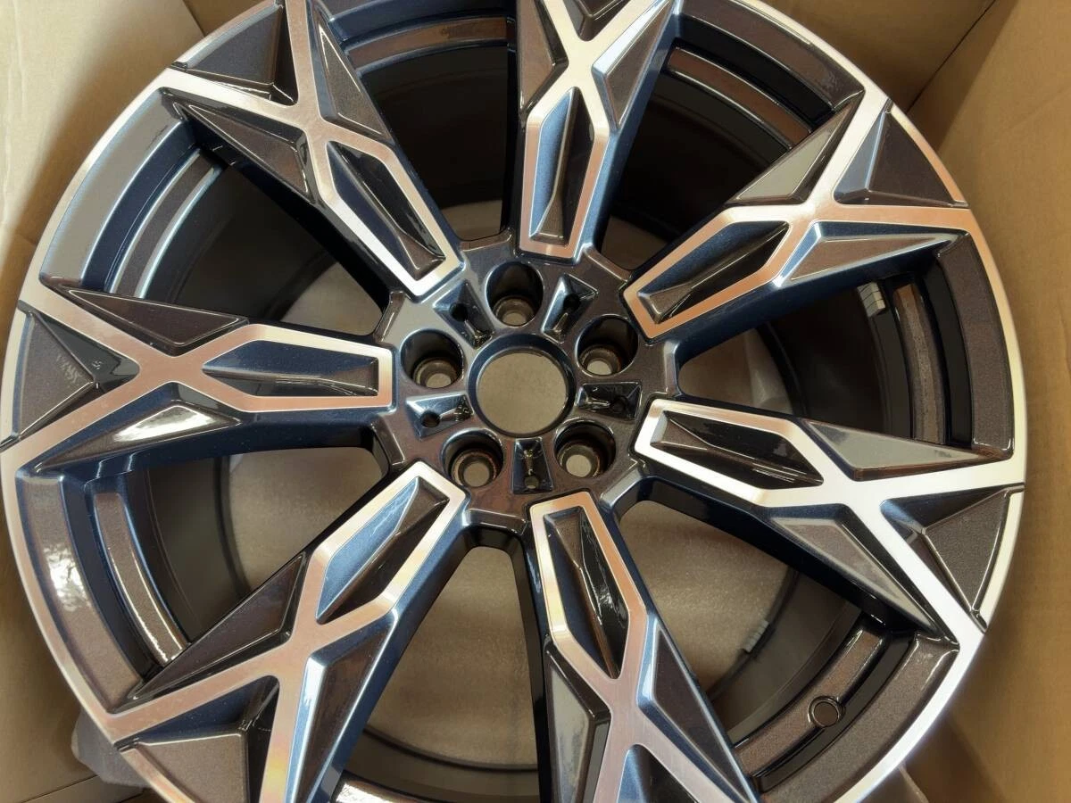 JDM BMW G70 current 7 series genuine new car 20-inch 4-book set No Tires - Image 8