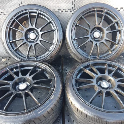 JDM Lightweight Rare OZ racing ULTRA LEGGERA HLT 245/35R19 tires with No Tires