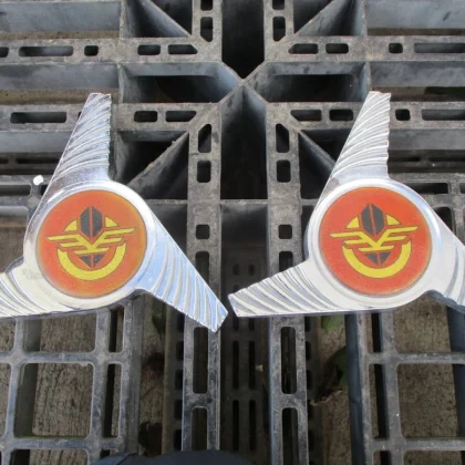 JDM Rare McLean wire pan type 3-bar center cap plated for old Lowrider No Tires