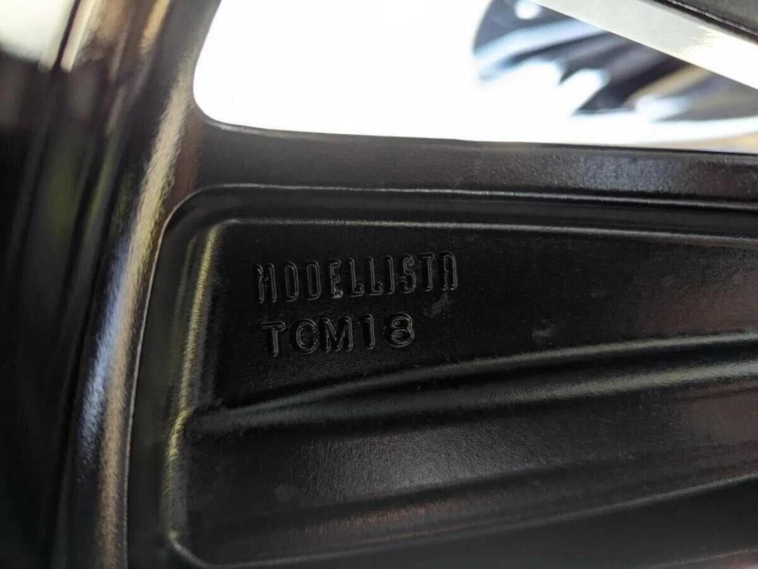 JDM Toyota Crownsports Modellista Genuine 21black4Book No Tires - Image 6