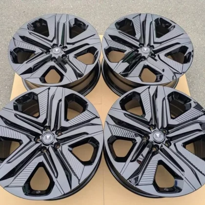 JDM Toyota Crown Sedan Modellista Genuine 21black 4Book No Tires