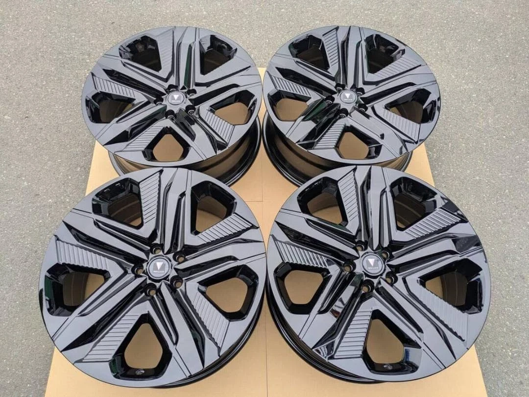 JDM Toyota Crown Sedan Modellista Genuine 21black 4Book No Tires