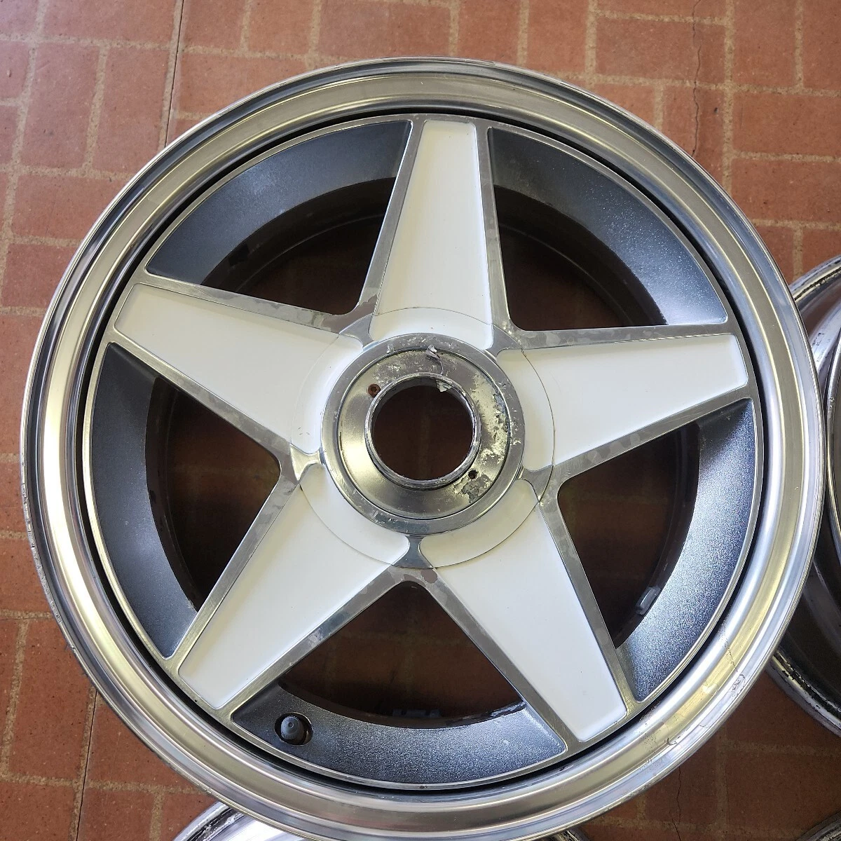 JDM Old car: SSR 15-inch 6.5J +25/+34 4H-114.3 Used Individual Wheels< No Tires - Image 2