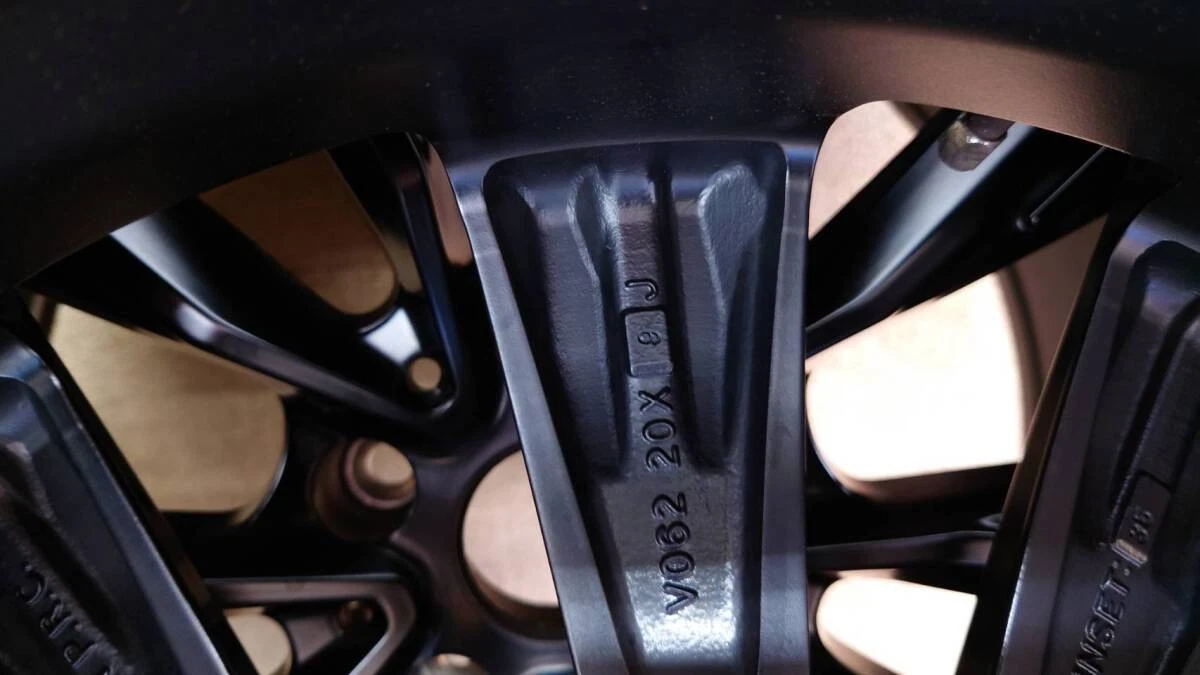 JDM B/S Kelleners X-LINE 20x9J+35 112 tires for Nokian R3 SUV 275/45R2 No Tires - Image 4