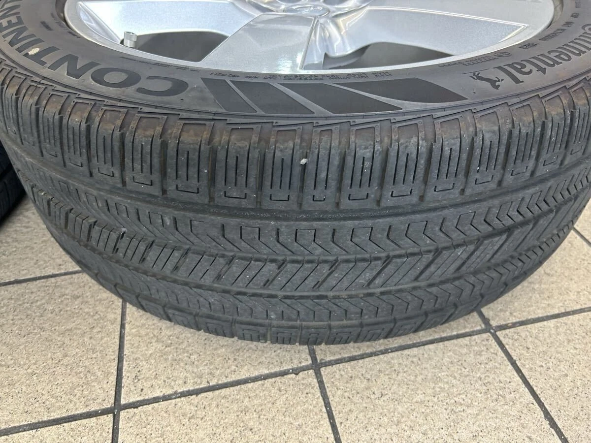JDM Current Defender 22 tyres with 5-spoke wheels 4-book Landro bar fo No Tires - Image 9