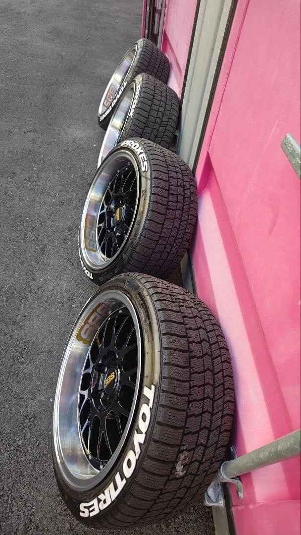 JDM Hiace 200 series Fabless Valone LM-9 wideseries studless tires No Tires - Image 4