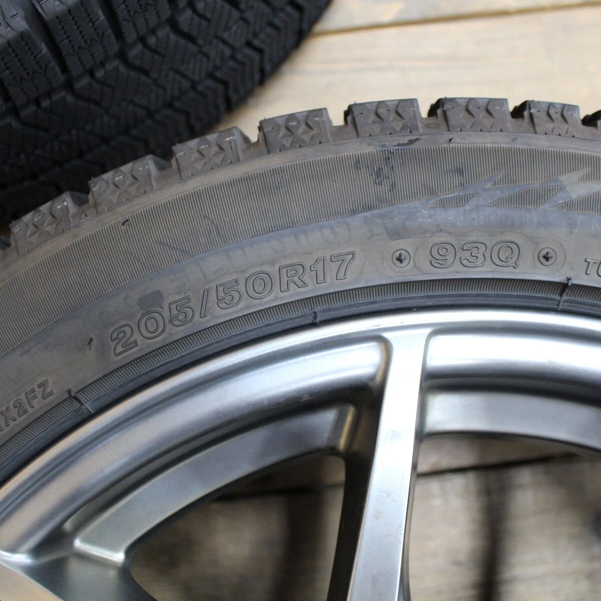 JDM Bridgestone VRX2 205/50R17 studless tires 4-pack for Noah VOXY Pre No Tires - Image 6