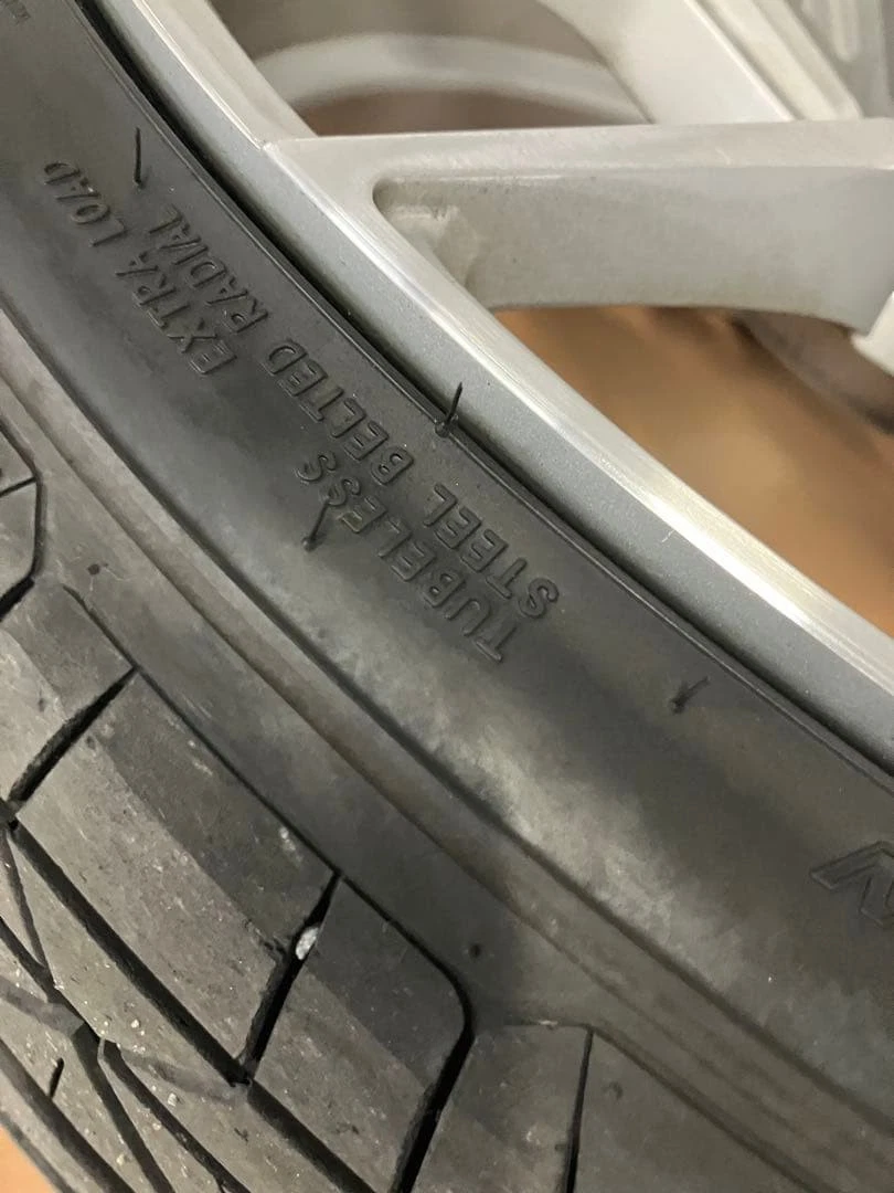 JDM Esprit Ghost Line GL402 22-inch 9J 30 Alphard No Tires - Image 8