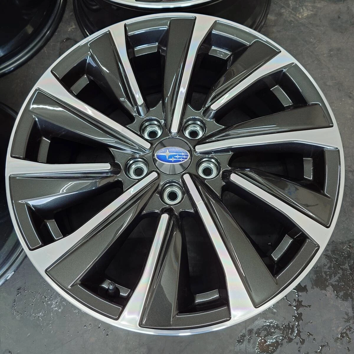 JDM Subaru Levorg STi genuine 18-inch 7.5J IS55 PCD114.3-5H wheels. De No Tires - Image 2