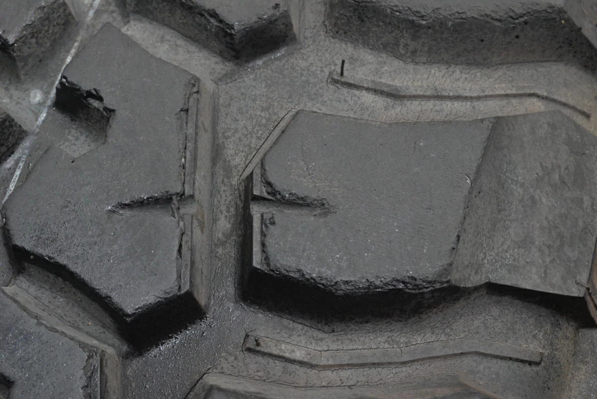 JDM Used KMC 5-Book Set 209.0J x 20±0 PCD xxx 35x/12.50R20 LT 121Q wit No Tires - Image 10