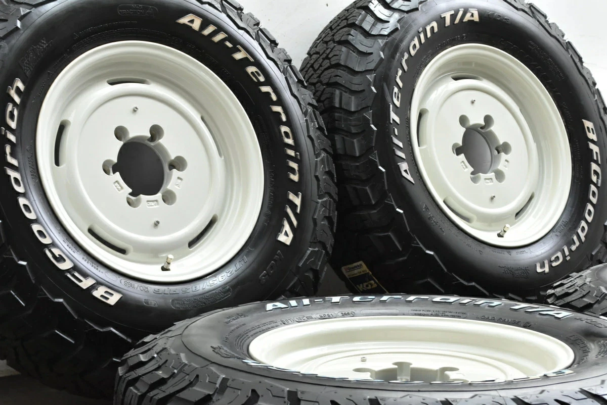 JDM Used CRIMSON 4-Book Set 167.0J x 16 +25 PCD 139.7 235/85R16 120/11 No Tires - Image 3