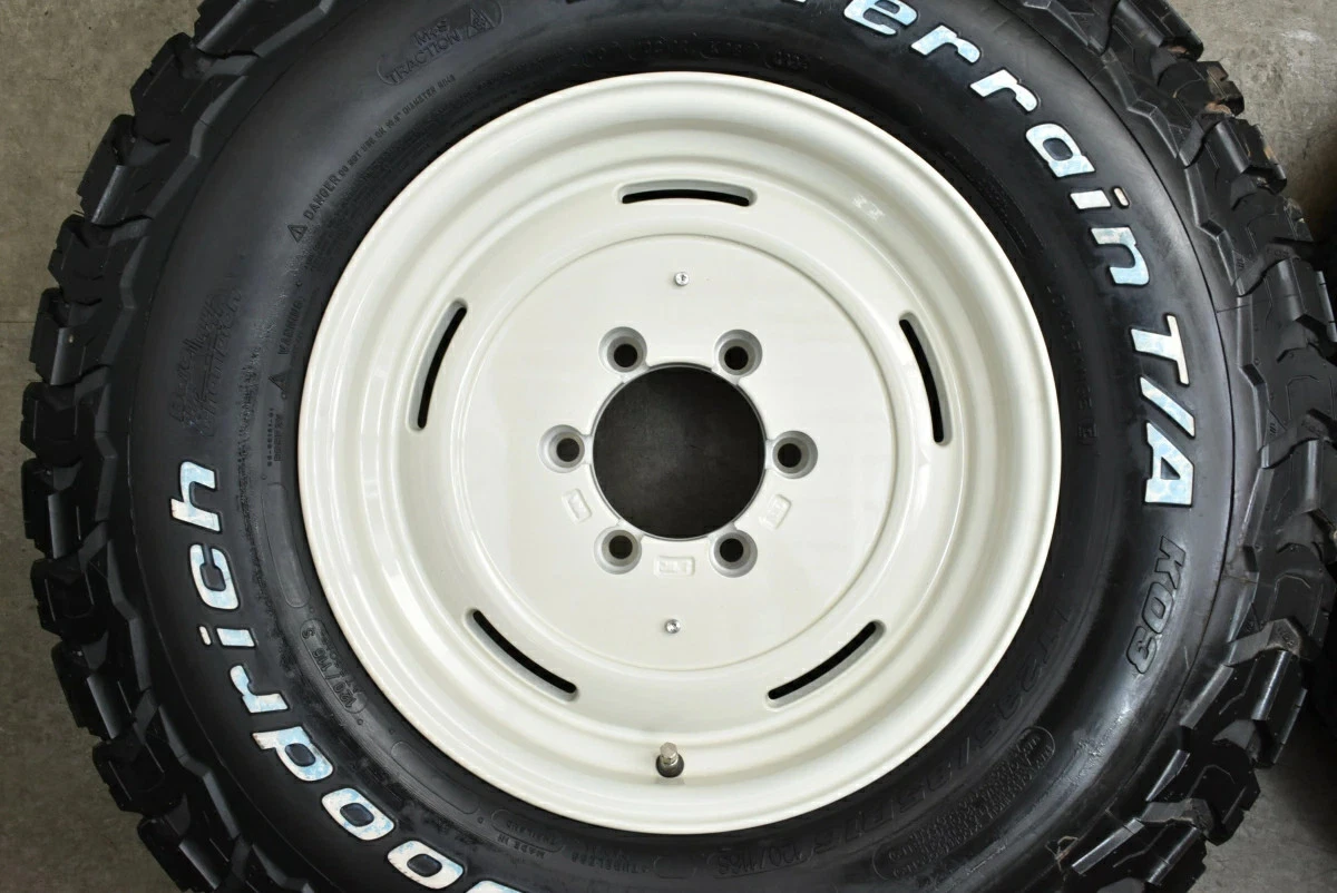 JDM Used CRIMSON 4-Book Set 167.0J x 16 +25 PCD 139.7 235/85R16 120/11 No Tires - Image 4