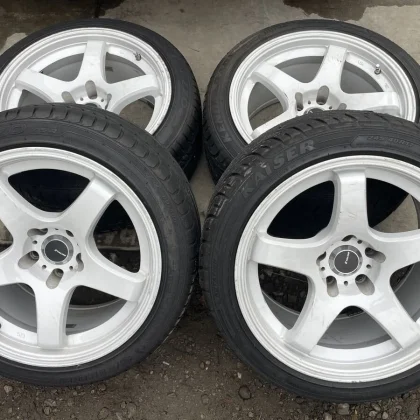 JDM VALINO GV330 9.5J 17 +15 5/114 white rare size wheel only Dricket No Tires