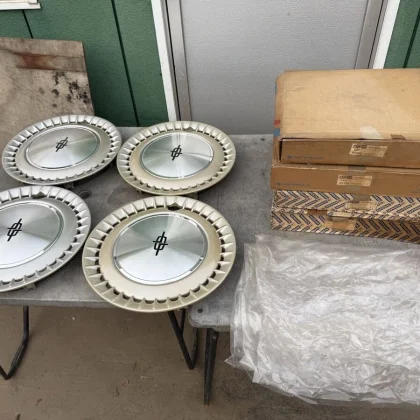 JDM Used Nissan Cedric Y31 wheel caps 40315-21V00 40315-1H200 center c No Tires