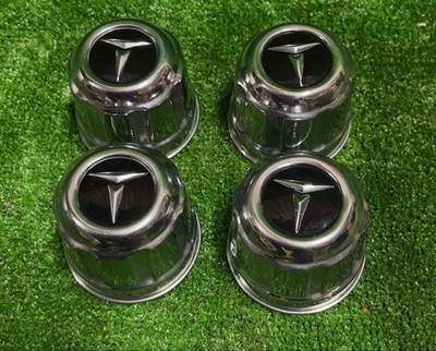 JDM Center caps for older cars in very good condition. Toyota 4Individ (No Tires)