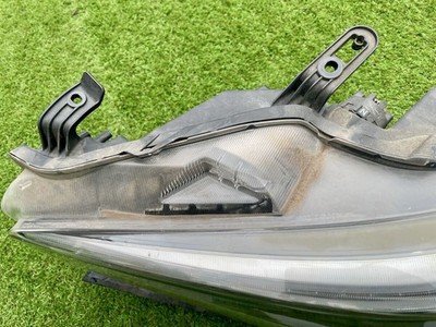 JDM Nissan Skyline DAA-HV37 Hybrid left headlight left side (No Tires) - 画像 (3)