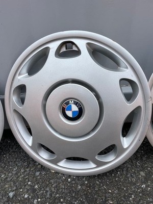 JDM BMW 318i Touring Genuine Wheel Caps Set of 4 (No Tires) - 画像 (3)