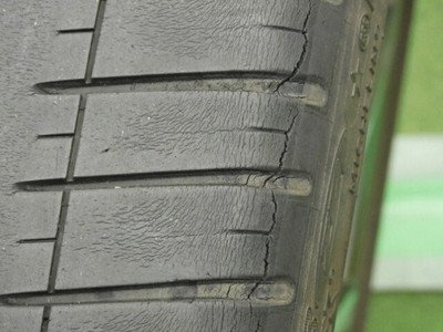 JDM Used Wheels and Tires: 4-Wheel Set 245/35R20 2023 model 60% tread remain (No Tires) - 画像 (9)