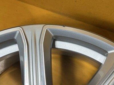 JDM Genuine Volvo V90 20-inch 8.5j +47.5 PCD108 4-Wheel Set Part Numbe No Tires - Image 7