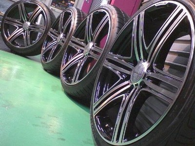 JDM Beautiful WALD Mahora 20in Black and polished SP reverse concave (No Tires)