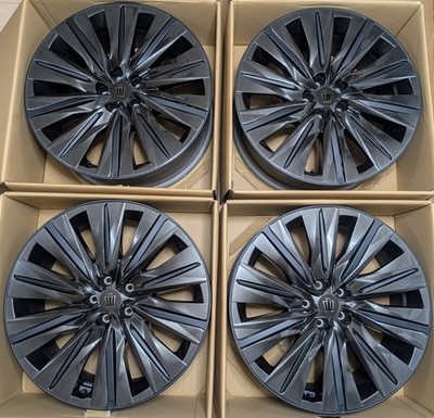 JDM Toyota Crown Estate RS with original wheels 4-book New carToyo No Tires